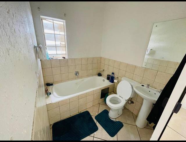 2 BEDROOM APARTMENT FOR SALE IN WATERVAL EAST